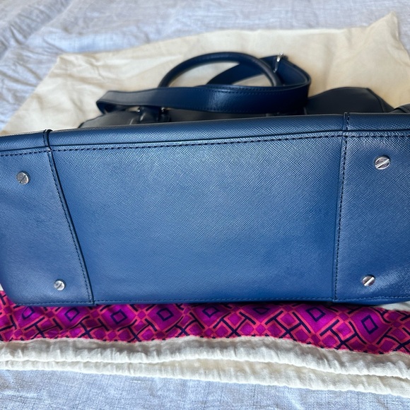 Tory Burch Large Double zip Robinson Satchel, navy blue saffiano leather - Picture 8 of 9